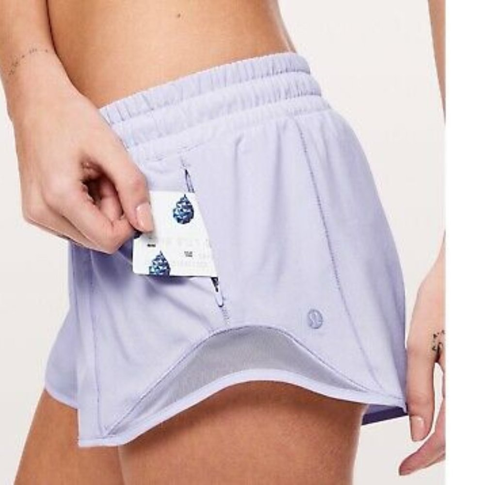 NWT LULULEMON HOTTY HOT SHORTS 2.5" - Picture 2 of 4